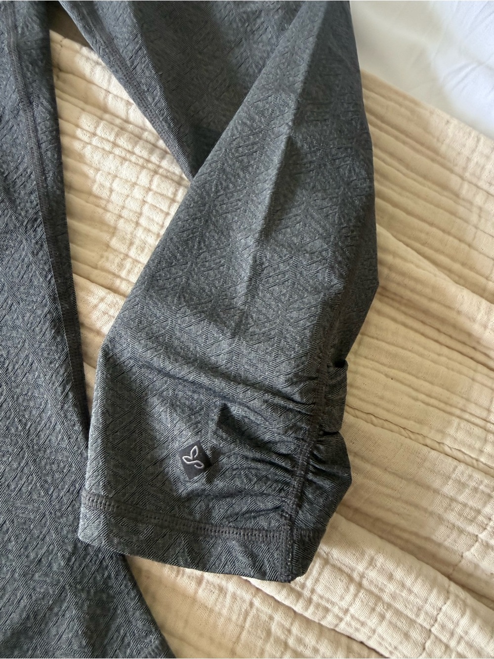 Prana Grey Jacquard Crop Ruched Leggings - Size M - Picture 4 of 7